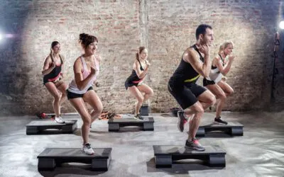 Step-Aerobic für Anfänger – so macht Step-Aerobic fit